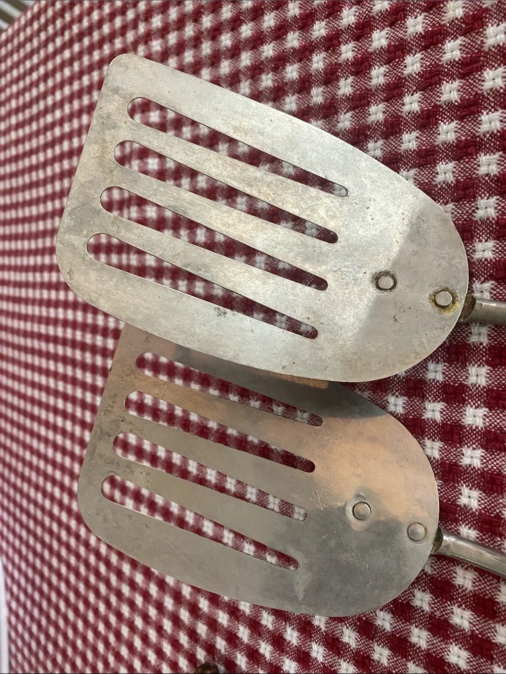 Vintage Mixed-Color Kitchen Utensil 8 piece Set - Assorted Colors